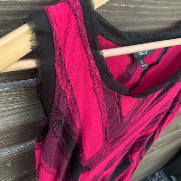 Jagged pink and black blouse - Picture 4 of 5